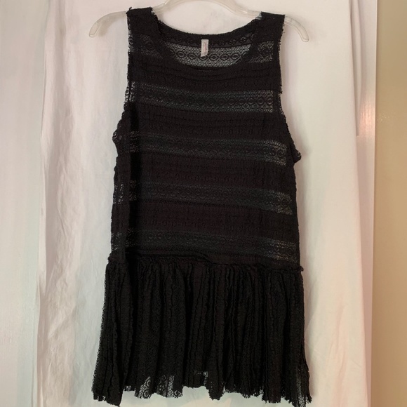 Free People Tops - Intimately Free People black pucker lace cami/tank top
